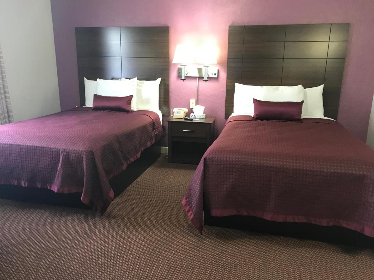 Silver Princess Motel Окала Екстериор снимка