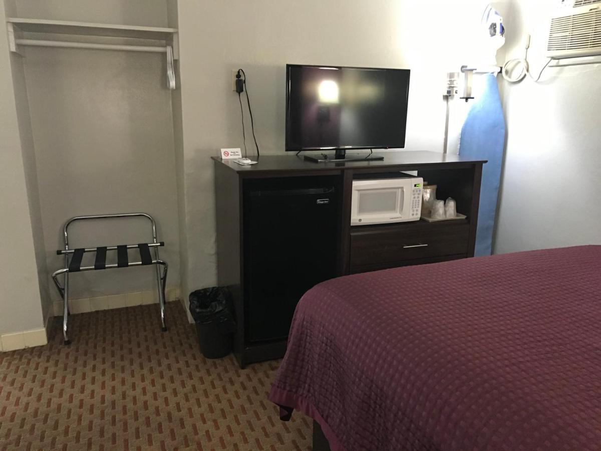 Silver Princess Motel Окала Екстериор снимка