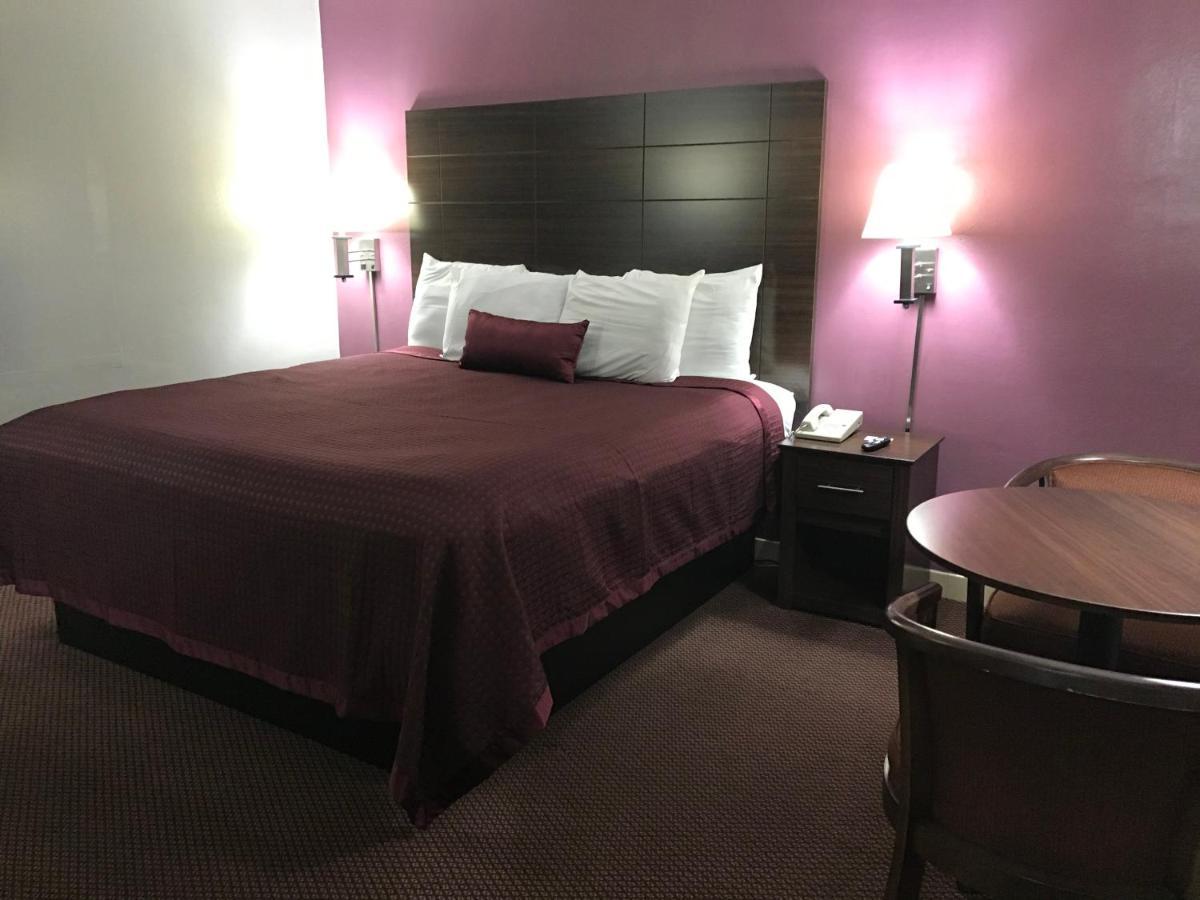 Silver Princess Motel Окала Екстериор снимка