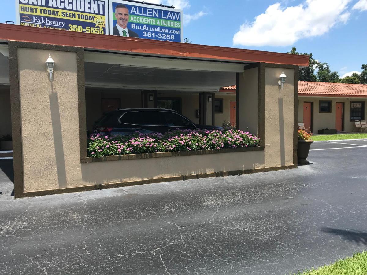 Silver Princess Motel Окала Екстериор снимка